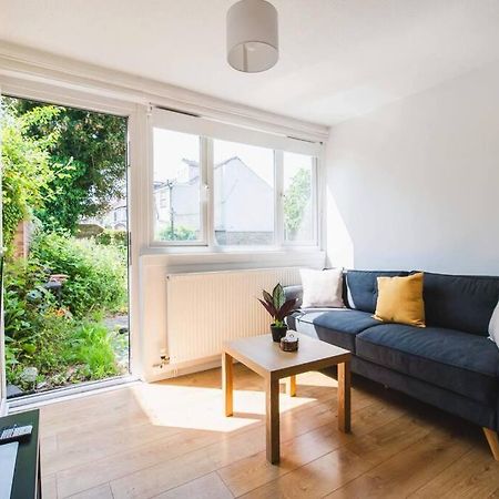 Stylish & Tranquil Flat With Excellent Connections Lägenhet London Exteriör bild