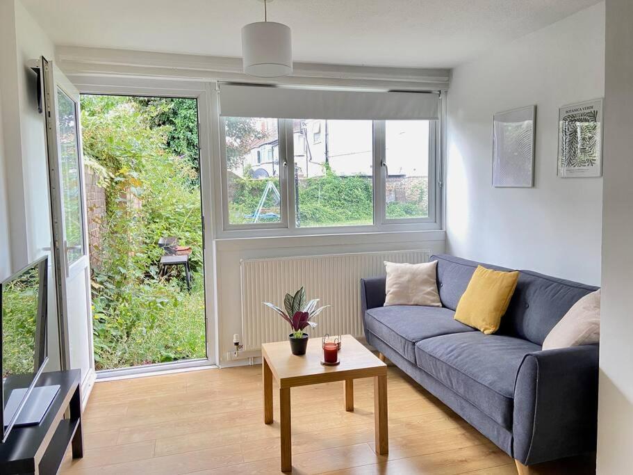 Stylish & Tranquil Flat With Excellent Connections Lägenhet London Exteriör bild